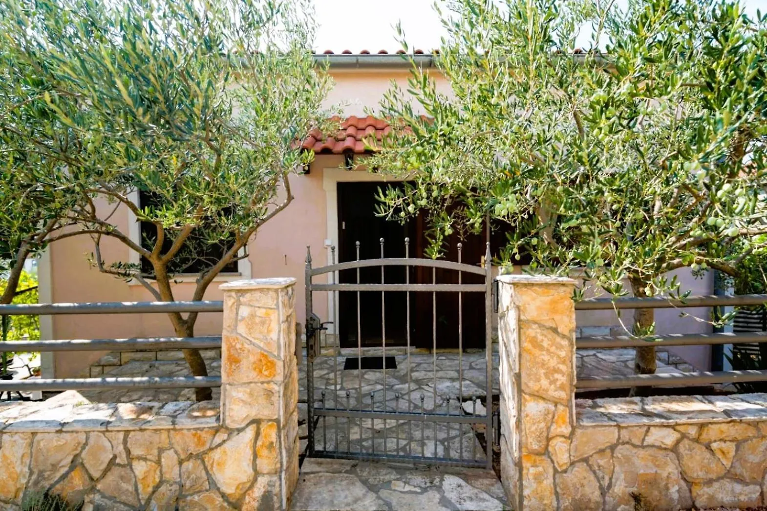 Adriatic Escape Apartments Gornji Karin